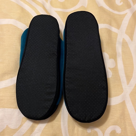 NFL Eagles Slippers - Picture 3 of 5